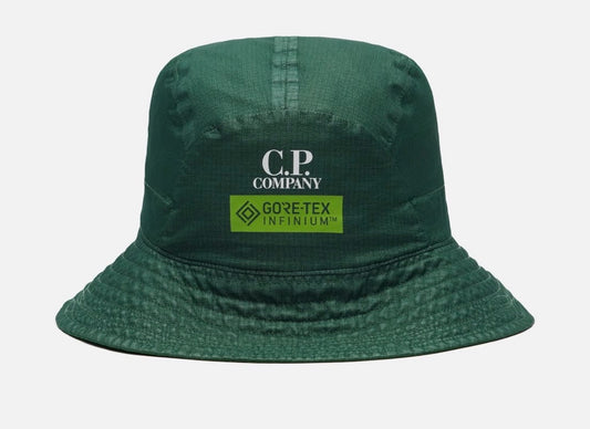 C.P. COMPANY GORE-TEX INFINIUM BUCKET HAT – GREEN
